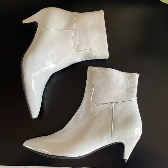 Jeffrey Campbell Muse White Ankle Boots - Picture 8 of 12